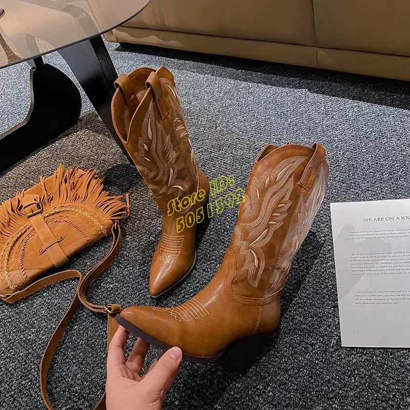 

Ковбойские сапоги в стиле вестерн с вышивкой, коричневые, черные, белые кожаные сапоги до колена, пикантные зимние туфли без шнуровки с острым носком на блочном каблуке, новые поступления