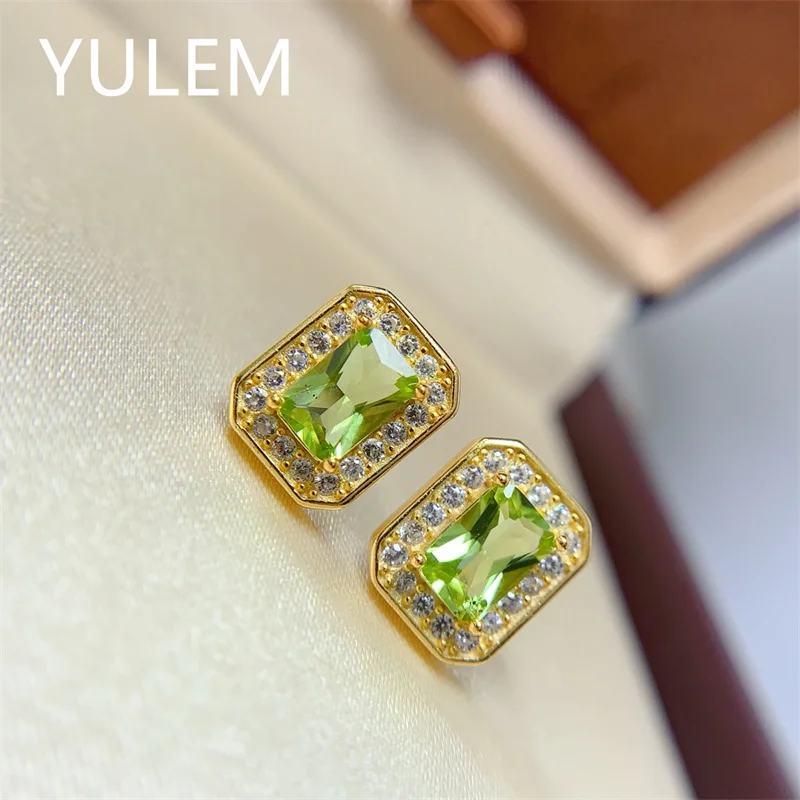YULEM Péridot Naturel ‌   Boucles d'oreilles en argent sterling 925 avec pierre rectangulaire de 4x6 mm, forme éclatante, sertie d'une pierre précieuse nette et élégante