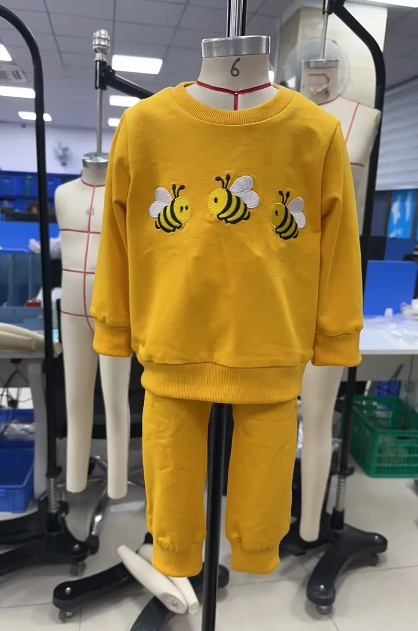 2027 Early Autumn Toddler Baby Boy Girl Winter Fall Outfits Bee Embroidered Long Sleeve Sweatshirt and Jogger Pants 2 Piece Set