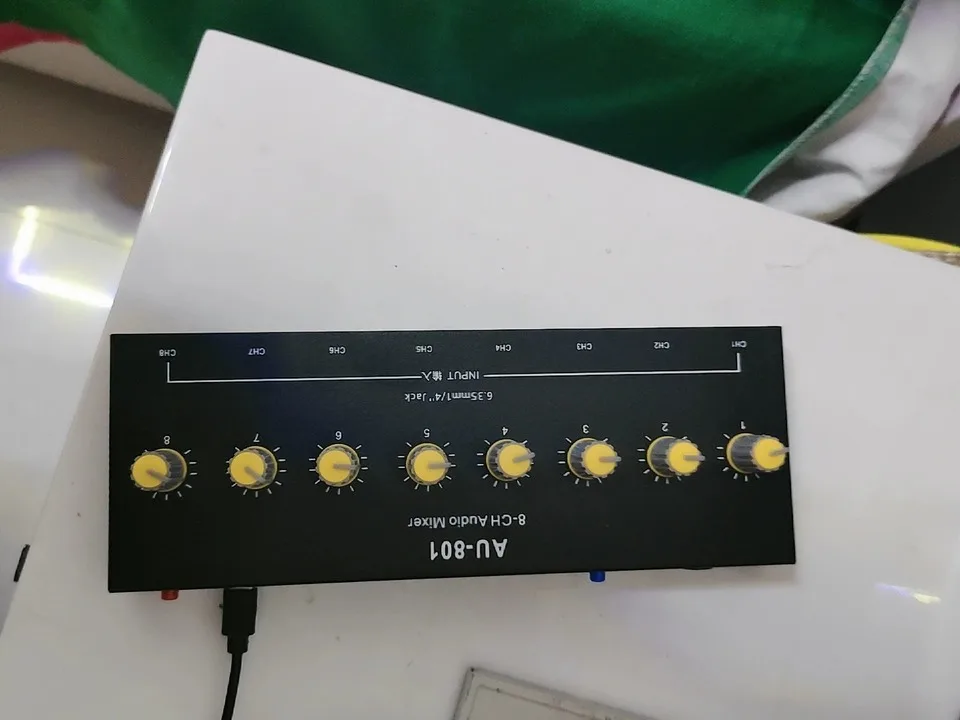 Microphone, instrument, multi-channel input extender, hub, mixer, amplifier, outdoor live streaming, charging, mixing console