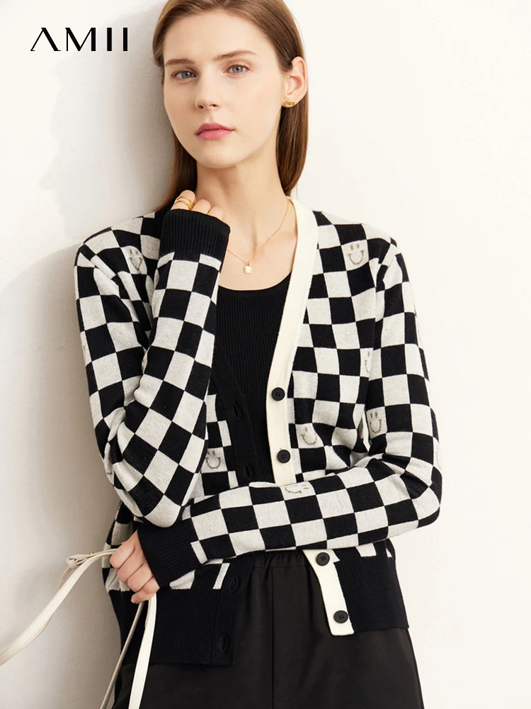 AMII Minimalism Knitted Cardigan for Women Autumn 2022 New Fashion Checkerboard Design Casual V-neck Sweater Coat Tops 12230356