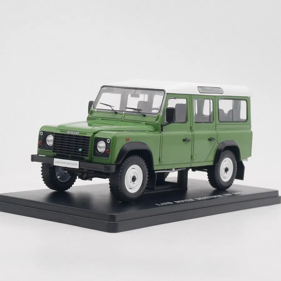 Modelo de Auto de Aleación a Escala 1:24 de Land Rover Defender 110 2005, Marca Diecast Ixo