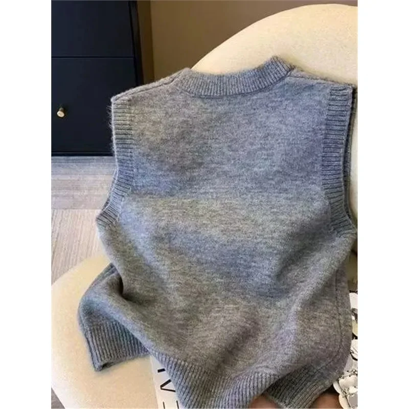 2025 السيدات سترة الموضة محبوك أكمام المرأة الكورية الجولة الرقبة متماسكة سترة الخريف الإناث بلون سترة صدرية #3