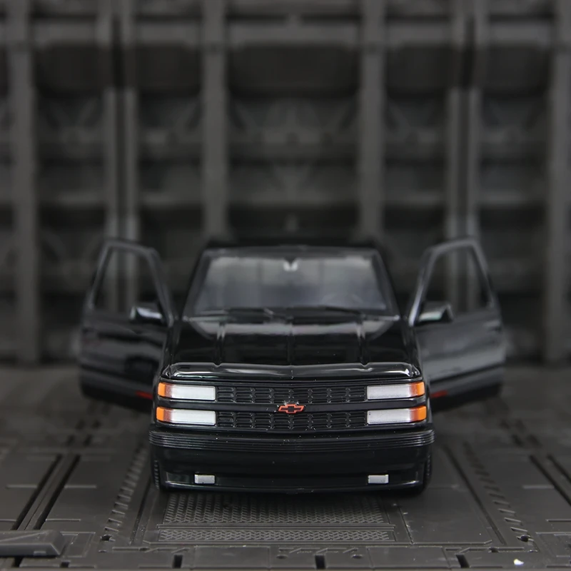 Maisto 1:24, Modelo de Auto de Aleación Chevrolet 454 SS Pickup 1993, Puertas que se pueden abrir, Detalles ricos y finamente elaborados