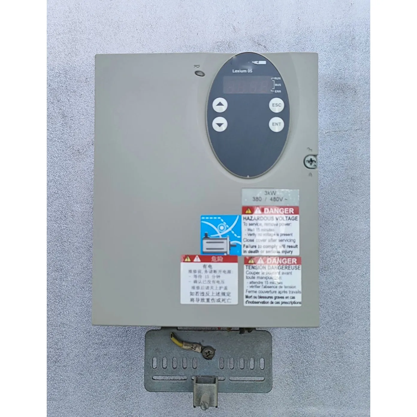 

LXM05AD34N4 Servo drive With warranty