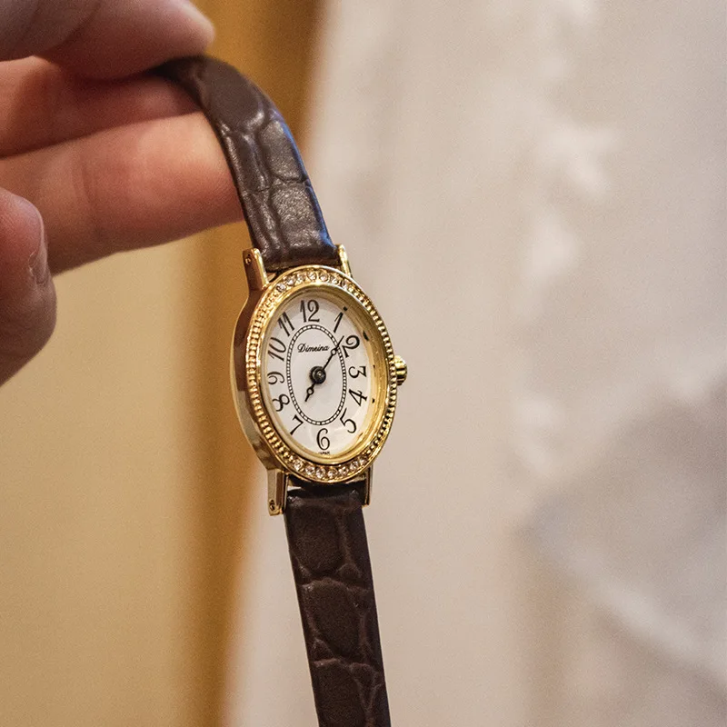 New Oval Leather Strap Vintage WatchExquisite Ladies' Wristwatch Perfect Gift For Women, Unique Timepiece, Petite Ladies' Watch.