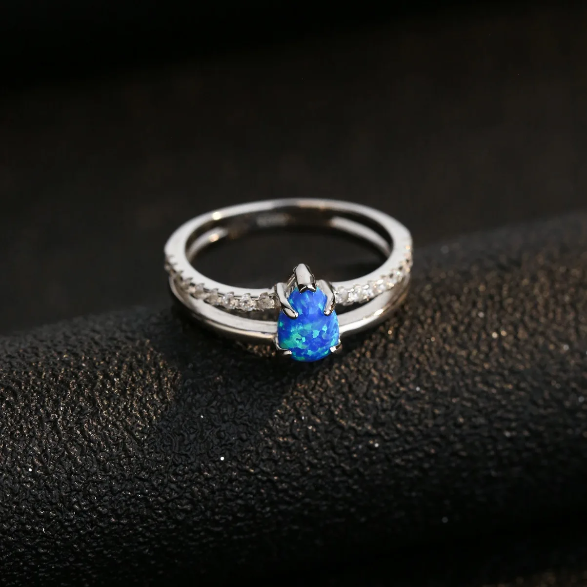 

Серебро S925, хит продаж, новое простое и персонализированное синее кольцо Aobao с каплями, модный и уникальный дизайн