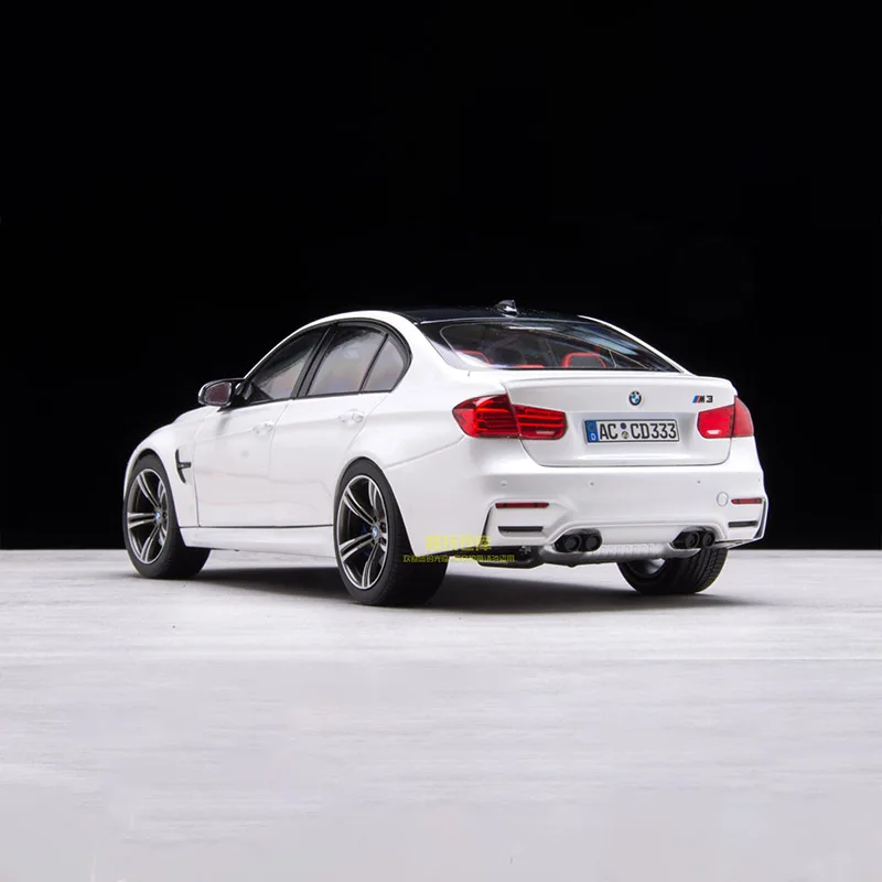 Diecast Original 1:18 Scale BMW M3 F80 จําลองรถรุ่น STATIC จอแสดงผลสะสมของเล่นของขวัญของที่ระลึกตกแต่ง