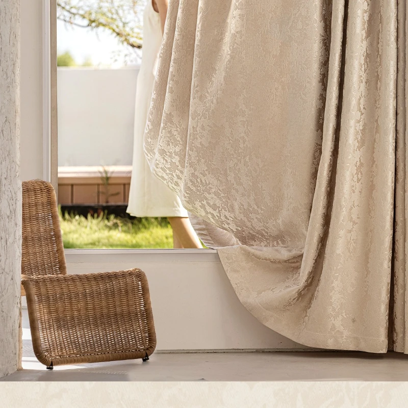 cortina-elegante-de-chenilla-jacquard-con-estampado-de-lirios-del-valle-tamano-personalizado-–-bloquea-el-sol-y-ofrece-sombra-para-sala-de-estar-y-balcon