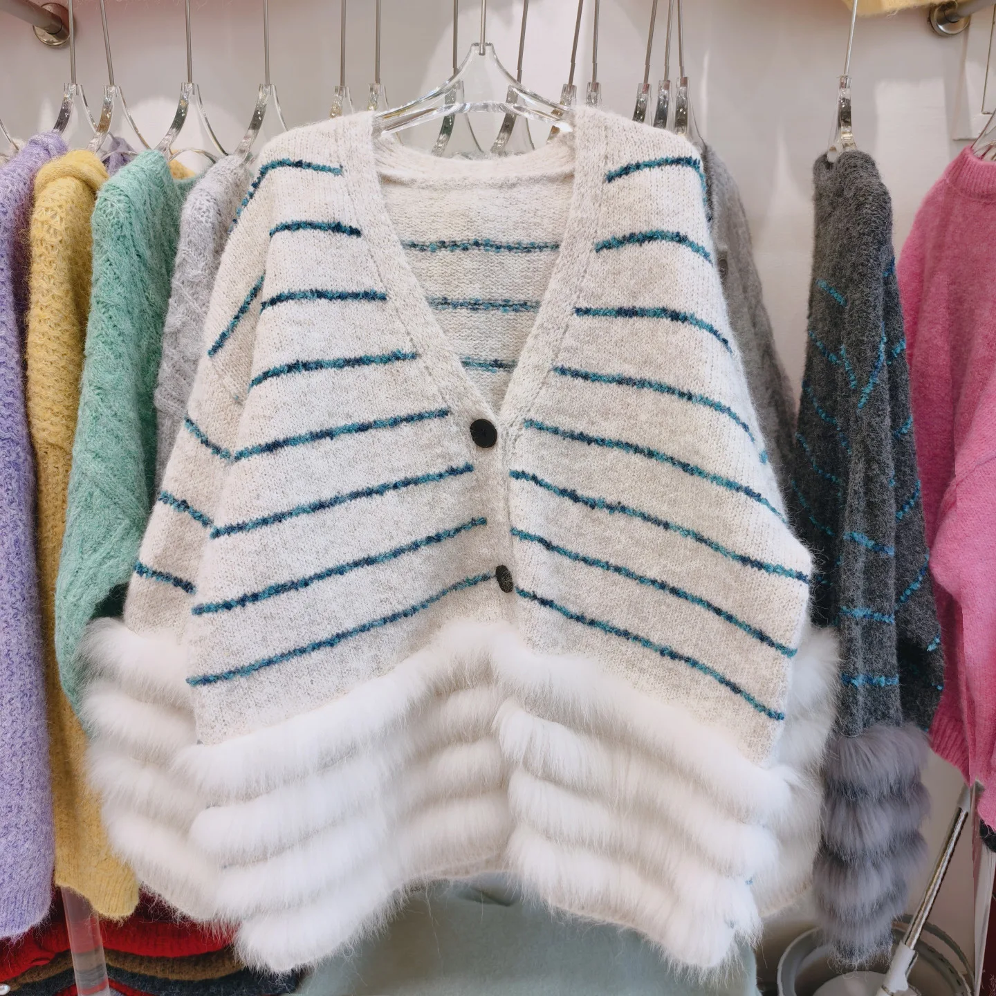 

2025 Fashion Autumn Winter Women Real Fox Fur Sweater Knitted Coat Jacket Femeale Luxury Coat Long Sleeves Cardigan Jacket