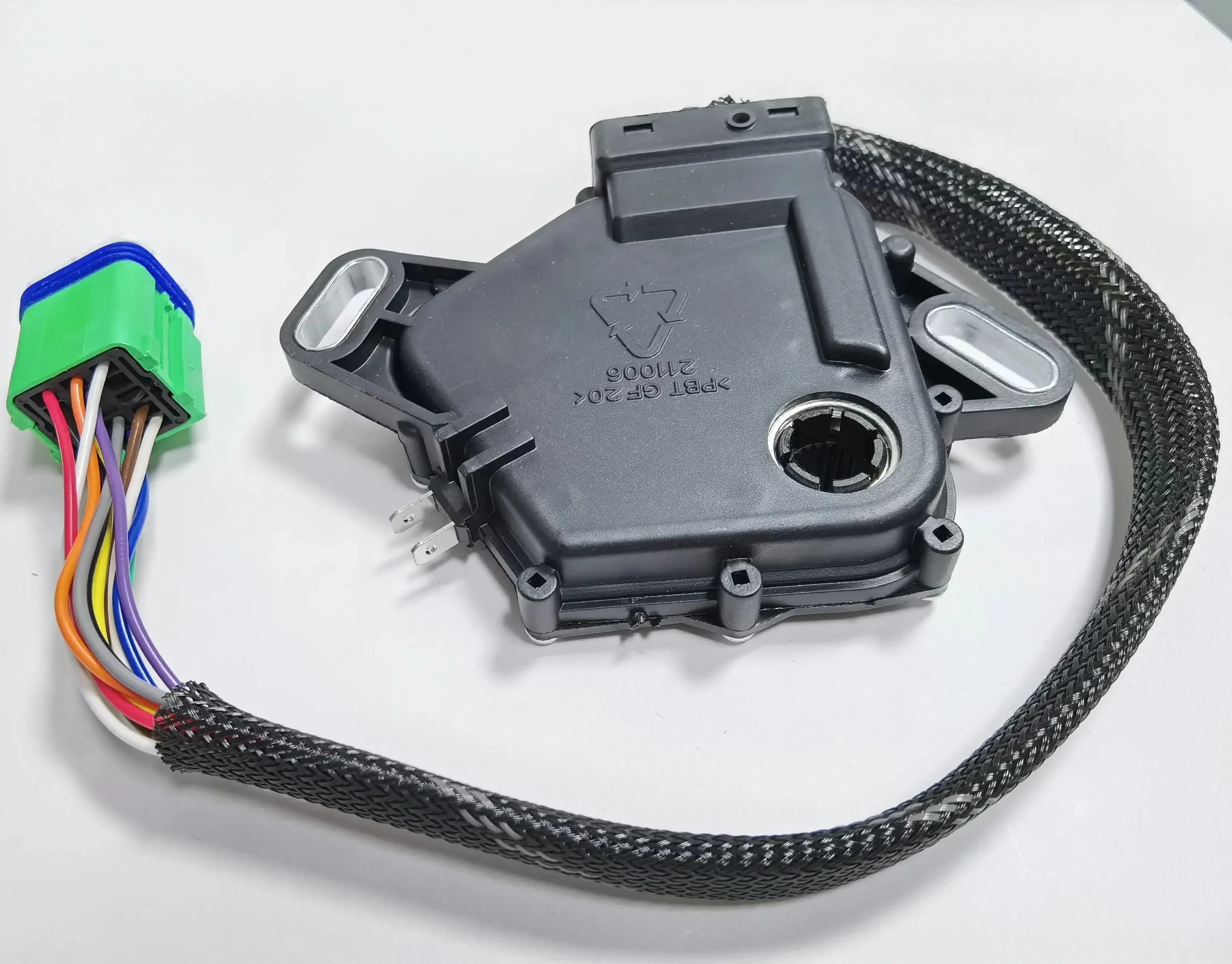 

Для Peugeot 207 307 Citroen Renault C4 C5 AL4 датчик переключателя коробки передач CMF-930400 2529,27 252927 1635684480 7700100010