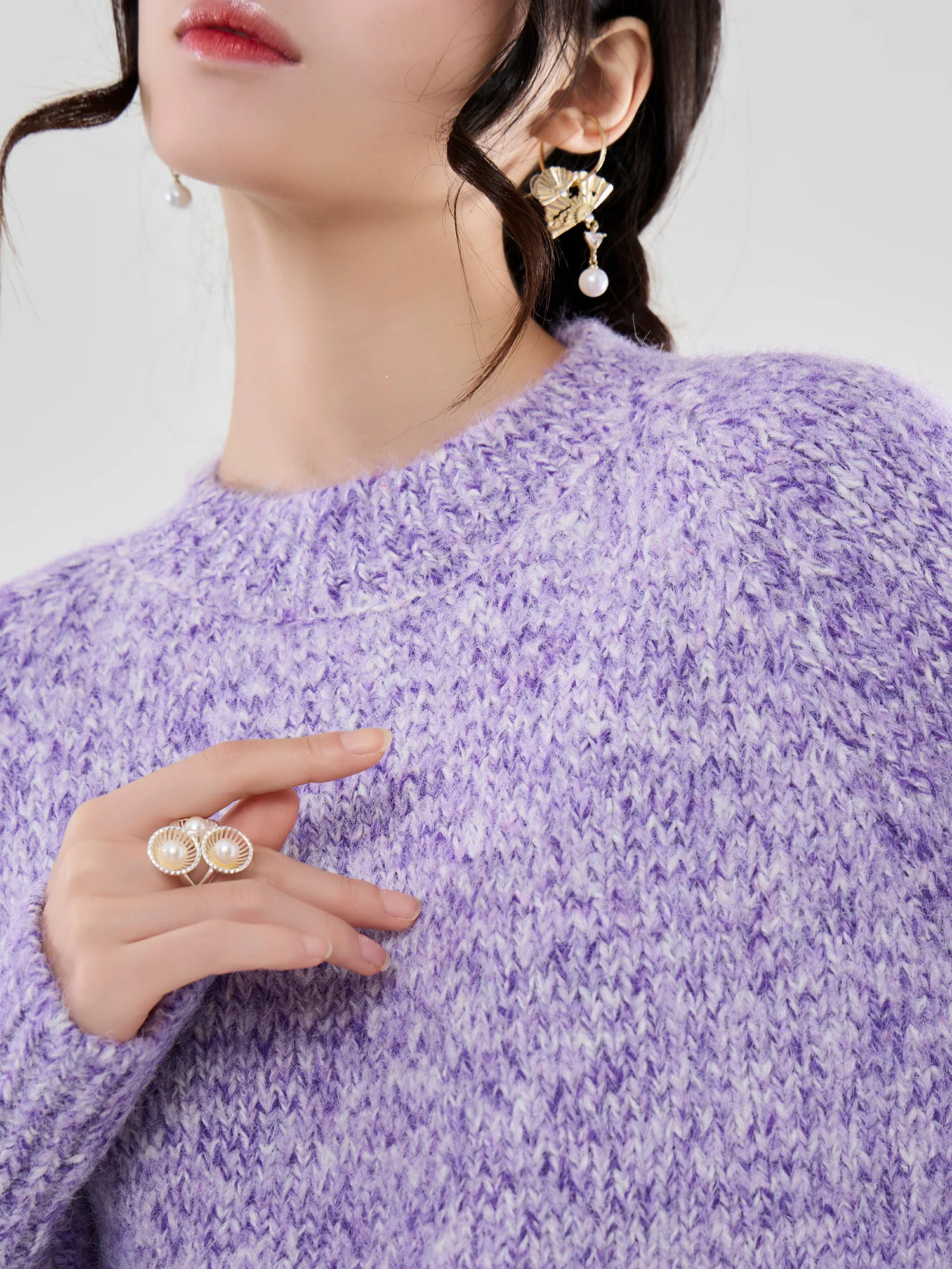 

Новый женский свитер Flowing Era Lazy Feel из вязаной пряжи с фиолетовыми цветами, круглый вырез, комфортный и теплый, осень-зима 2025