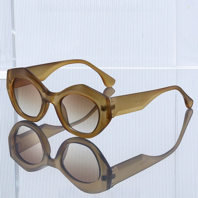 

2026 New Fashion Cat Eye Sunglasses Versatile Street Style Shades Women's INS Style Outdoor Travel UV Protective Eyewear