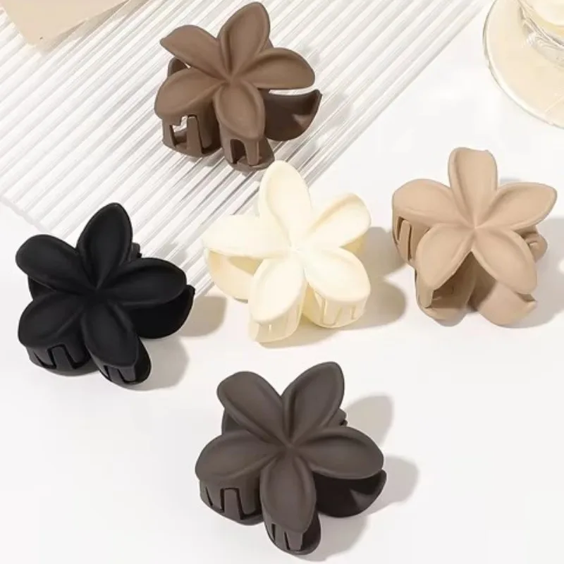 

5PC 4CM Fashion Flower Hair Claws for Women Large Hairs Clips Crab Clamps Frosted Ponytail Shark Clip Headdress Hair Accessories