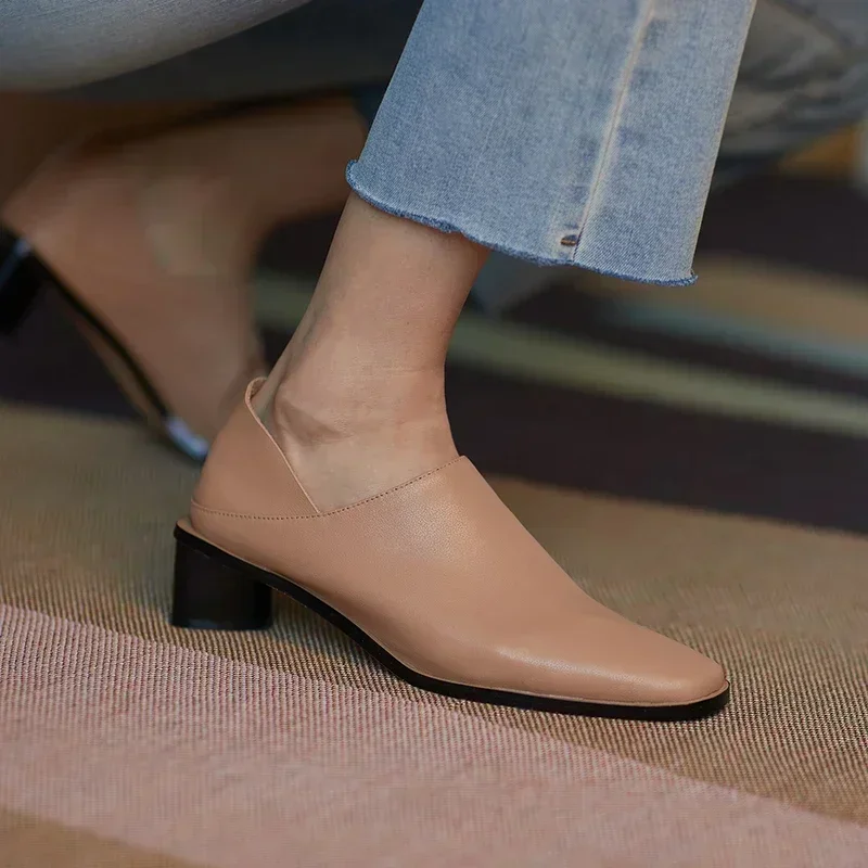 Sapatos de escritório de couro genuíno para mulheres, Salto Alto do Toe Quadrado, Sapatos Solteiros, Bombas de Vestido, Primavera e Verão Chegam