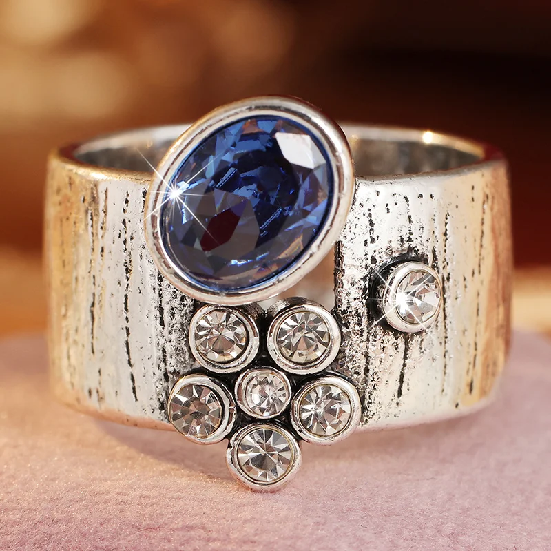 Vintage Wide Silver Color Ring For Women Handcrafted Hammer Texture Inlay Cubic Zircon Ring Daily Commuting Dating Party Jewelry