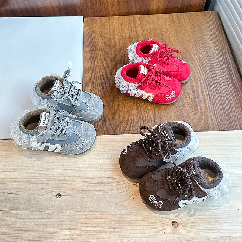 

Детская повседневная обувь, кроссовки, весенняя обувь из искусственной кожи с кружевом и бантом принцессы для девочек, нескользящая красная, коричневая обувь с мягкой подошвой, размер 23-34