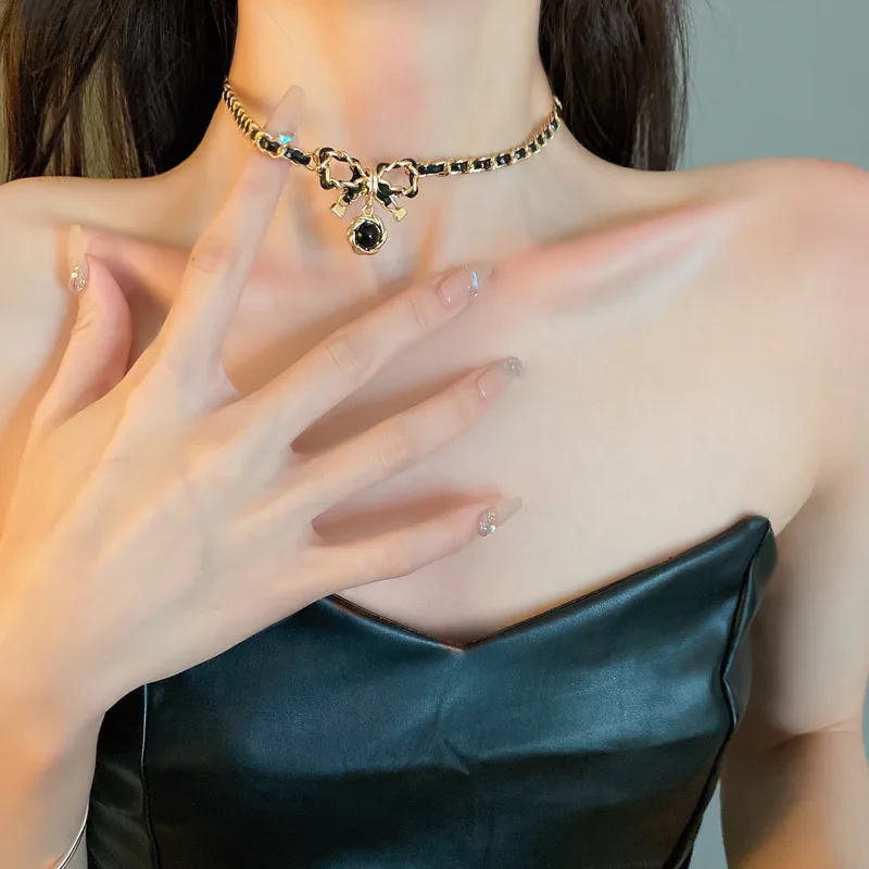 شخصية الرياح الداكنة القوس زهرة الجلود الاصطناعية لف قلادة عالية مزاجه الترقوة سلسلة قلادة مجوهرات النساء