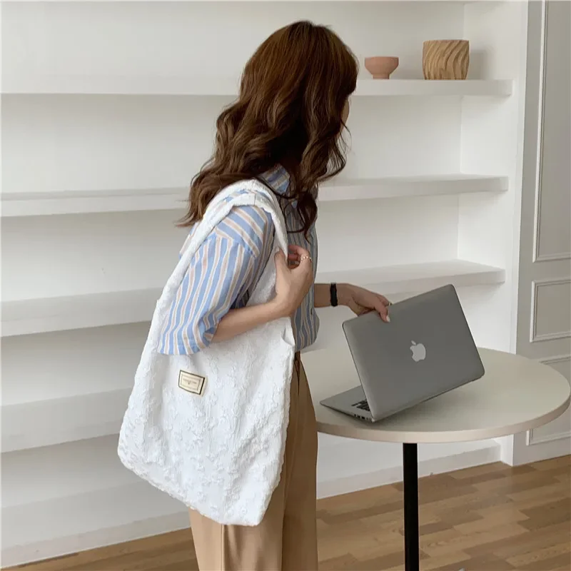 Retro Design Jacquard Vest Bag, Three-dimensional Small Flower Underarm Bag, Female Student Shoulder Bag