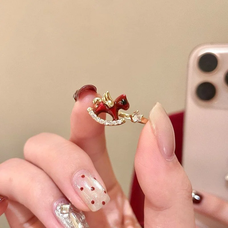 Korea New Fashion Red Gold Plated Samll Horse Ring Opening Adjustable Ring for Women Charm Jewelry Accessory Daily Wear