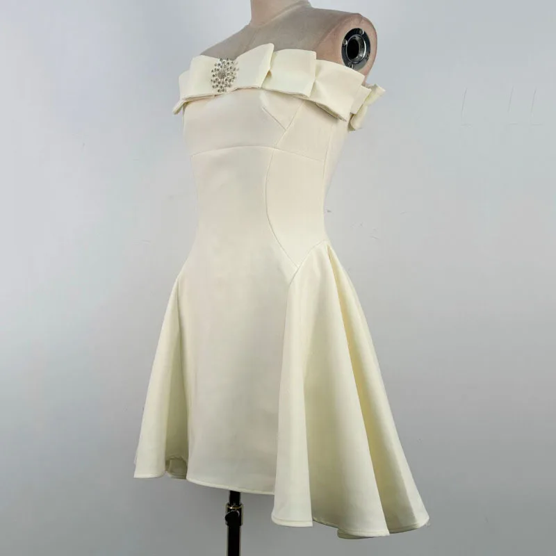 HKSH صيف جديد إمرأة Ins موضة أنيقة مزاجه نمط Bowknot مائل الرقبة ثوب فستان المتخصصة تصميم ألف خط فستان قصير HK5785