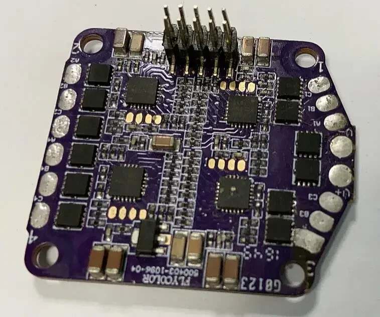 

Контроллер скорости Flycolor Raptor F390 2-4S 30A 4в1 ESC для радиоуправляемого дрона Tower 390 с (F3/OSD/PDB) stack X Racing Frame