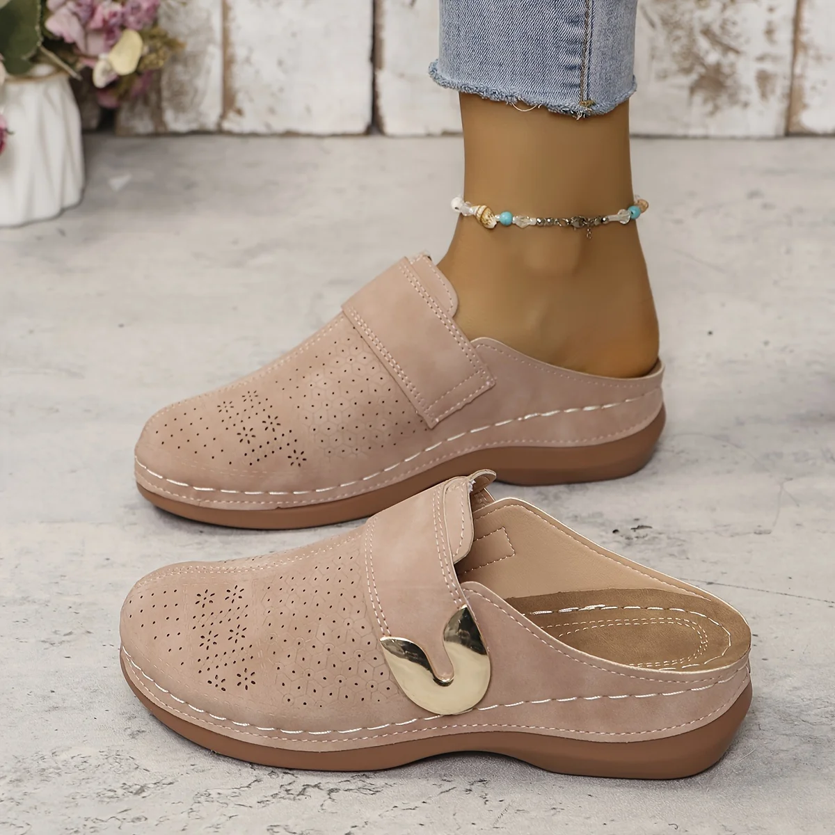 Chic Womens Wedge Sandals - Effortless Slip-On Platform Shoes with Comfort Cushioning for Casual Style