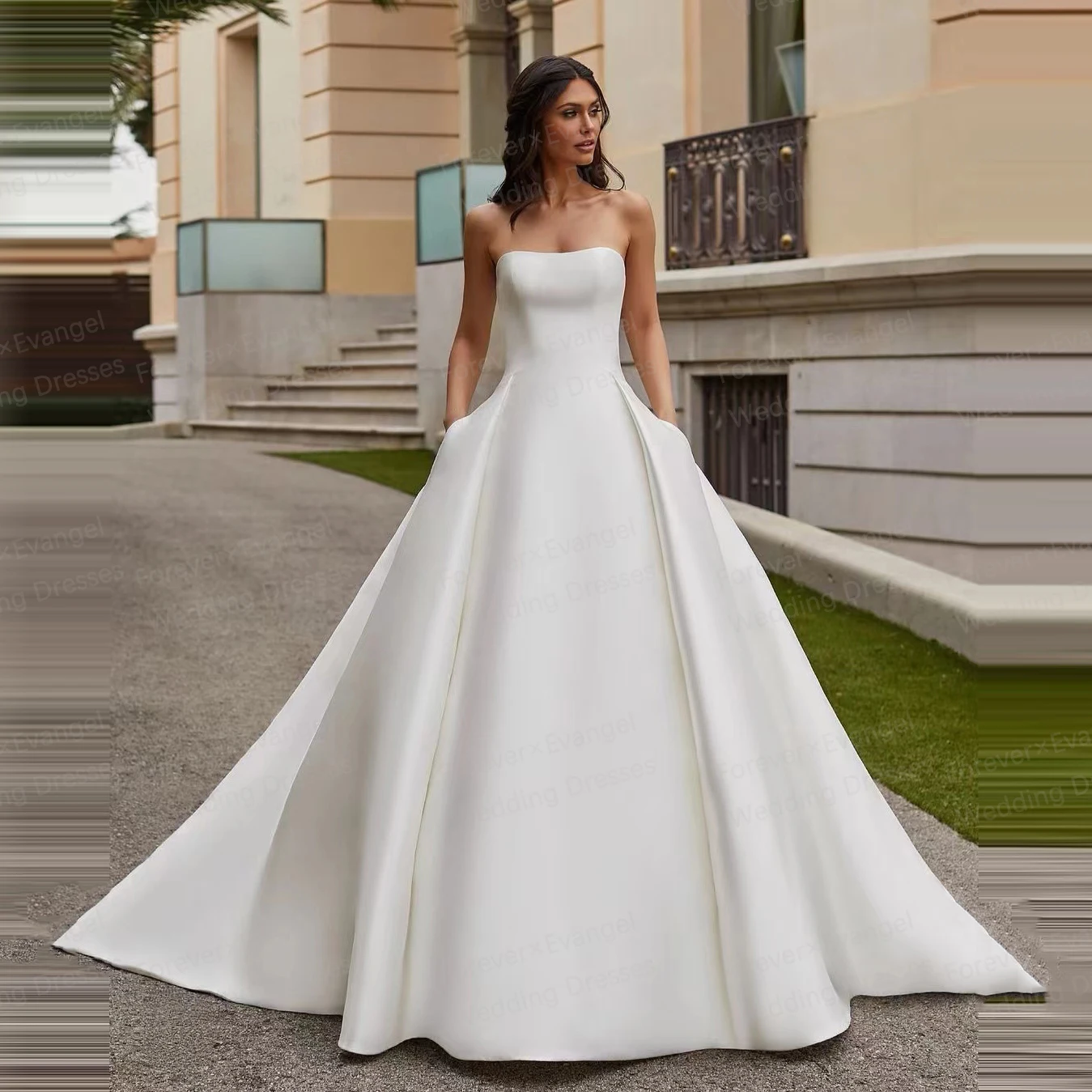 Simple Sexy Wedding Dresses A Line Woman's Strapless Sleeveless Button Bride Gowns Satin Backless Elegant Vestido Robe De Mariée