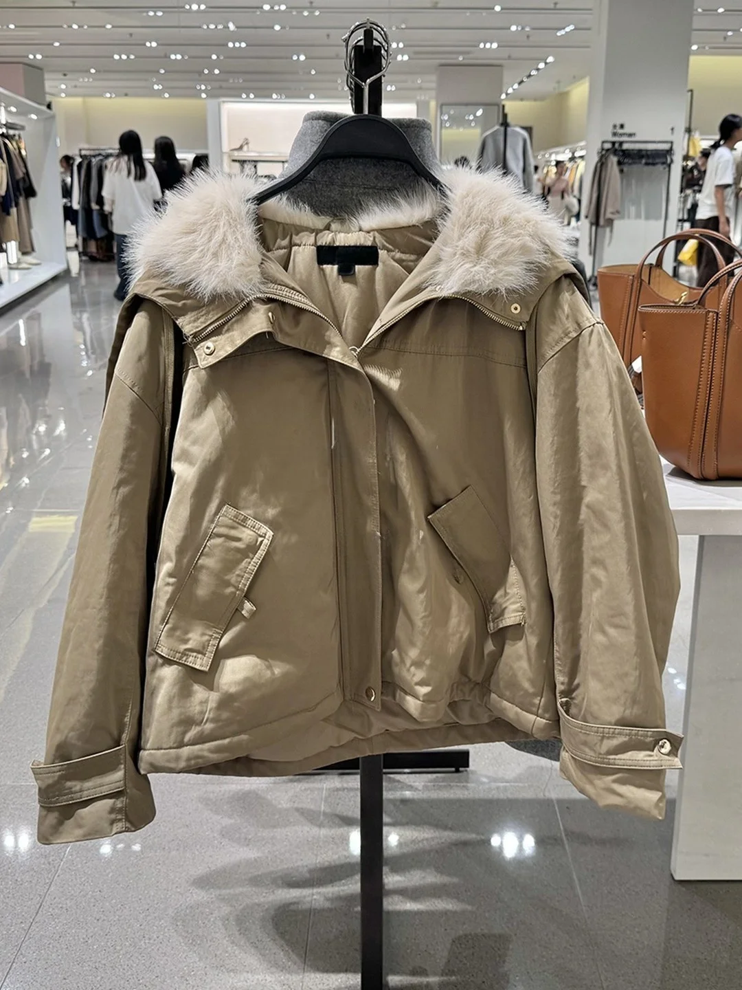 

Faionable ort Jaet из искусственного меха с шапкой для женщин, осень-зима, новинка, европейский свободный крой, застежка-молния