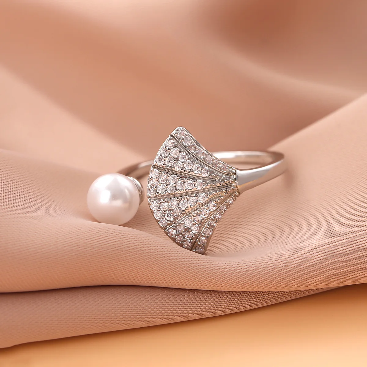 

New Creative Fashion 925 Sterling Silver Full Of Crystal Shell Temperament Pearl Exquisite Personality Sweet Opening Rings R378