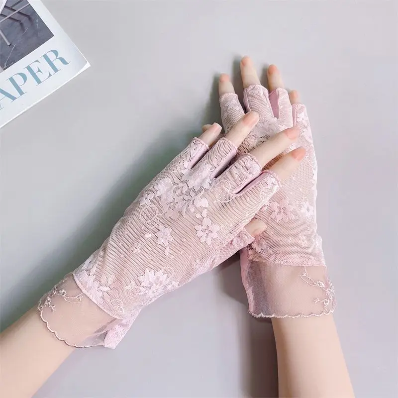 Women\'s Summer Cycling Lace Ice Silk Short Half-finger Anti-UV Thin Sunscreen Fingerless Gloves