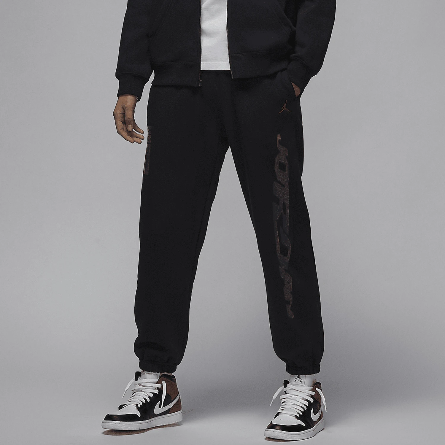 

Nike genuine JORDAN Women's Casual Printed Cuffed Fleece-Lined Pants FV7177-010