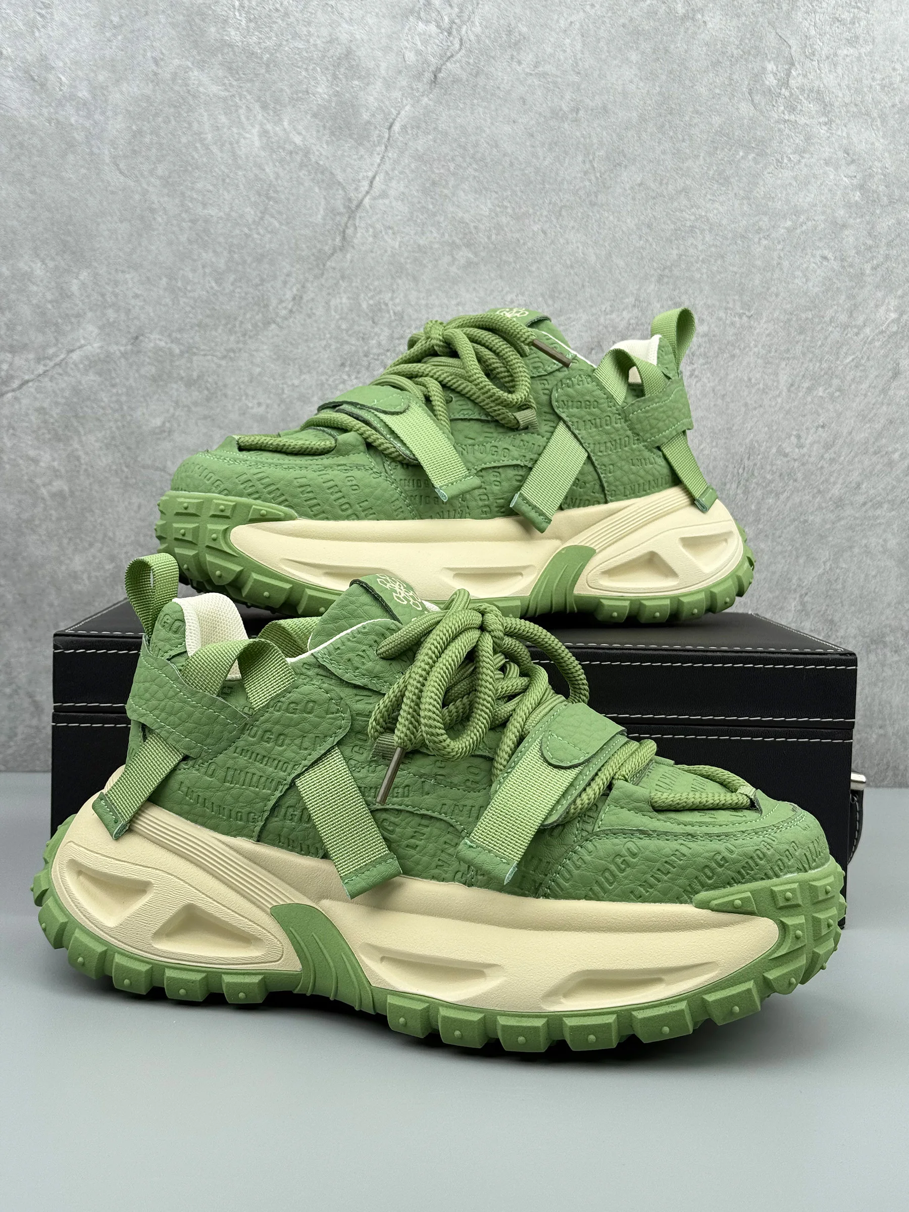 

Модная брендовая зимняя обувь для папы с новым тиснением на толстой подошве, удобная обувь для спорта и отдыха