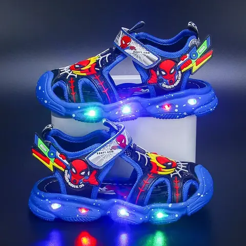 디즈니 LED 스포츠 샌들 소년을위한 여름 만화 스파이더 맨 샌들 캐주얼 비치 신발 소프트 솔 키즈 신발 빛나는 슬리퍼 비치