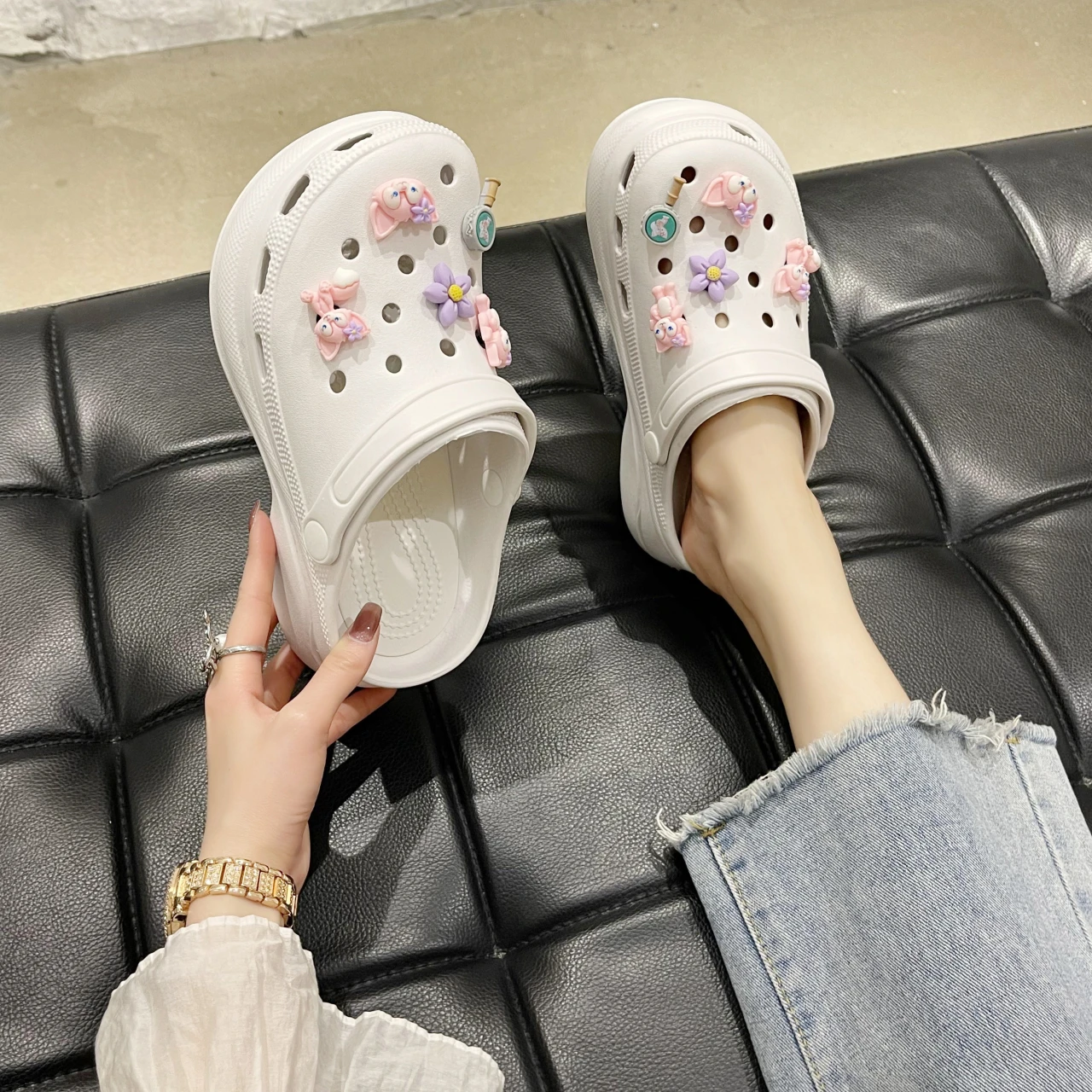 Sunflower Energetic and Age-reducing Cute Lingna Bell DIY Slippers Women Wear Xingdailu Baotou Hole Shoes Non-slip Summer