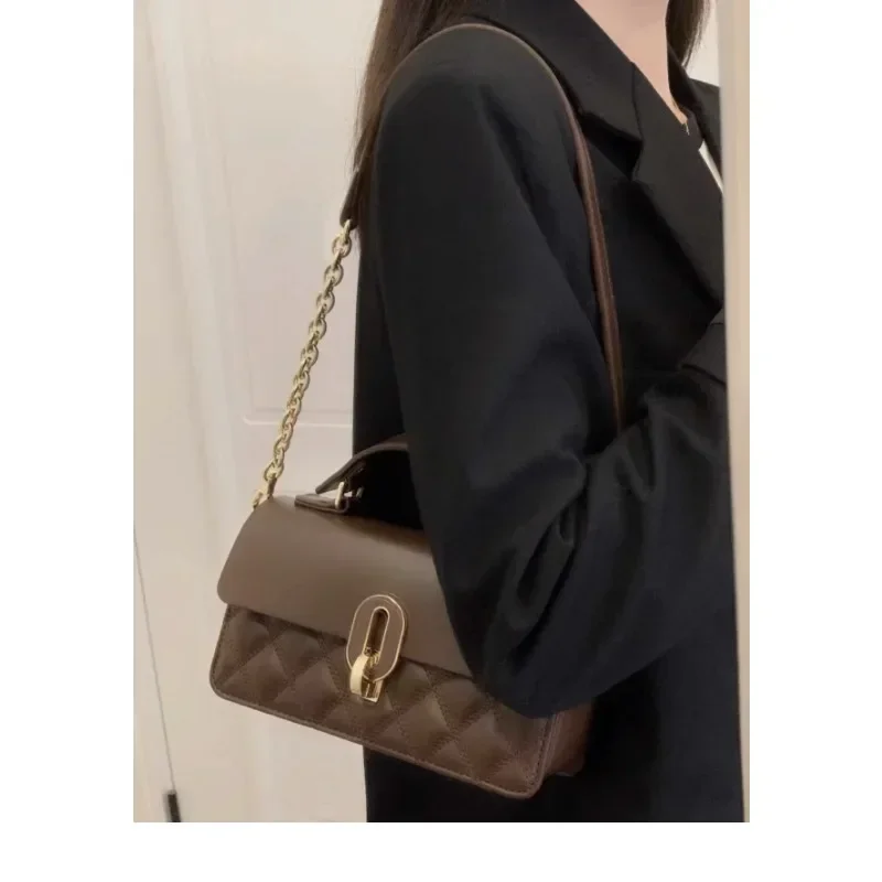 

2023 Trendy New Women's Bag Wine Chocolate High-Quality Small Square Bag Commuting To Work Portable Shoulder Crossbody Bag