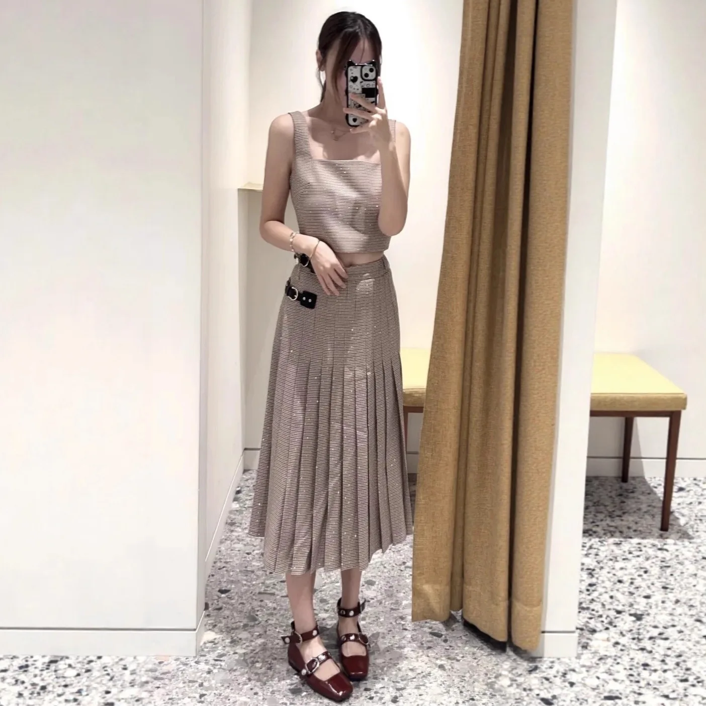 

Spring/Summer Women Plaid Rhinestone Leather Buckle Set Square Neck Sleeveless Top + High Waist Elegant Pleated Midi Skirt