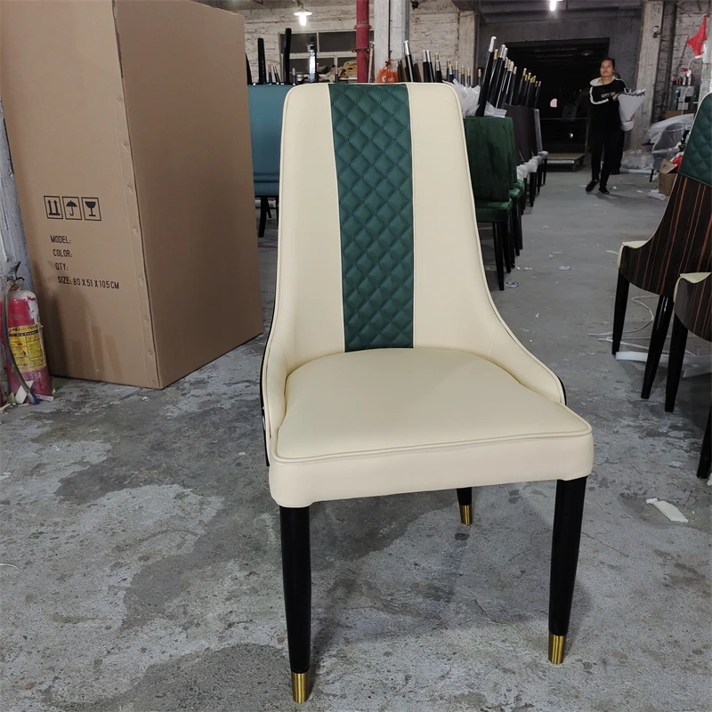 كرسي خفيف فاخر من خشب الأبنوس الراقية مصنوع من الخشب الصلب وحقيبة ناعمة ومسند ظهر لتناول الطعام وصندوق فندق منزلي كرسي مطعم من الجلد P