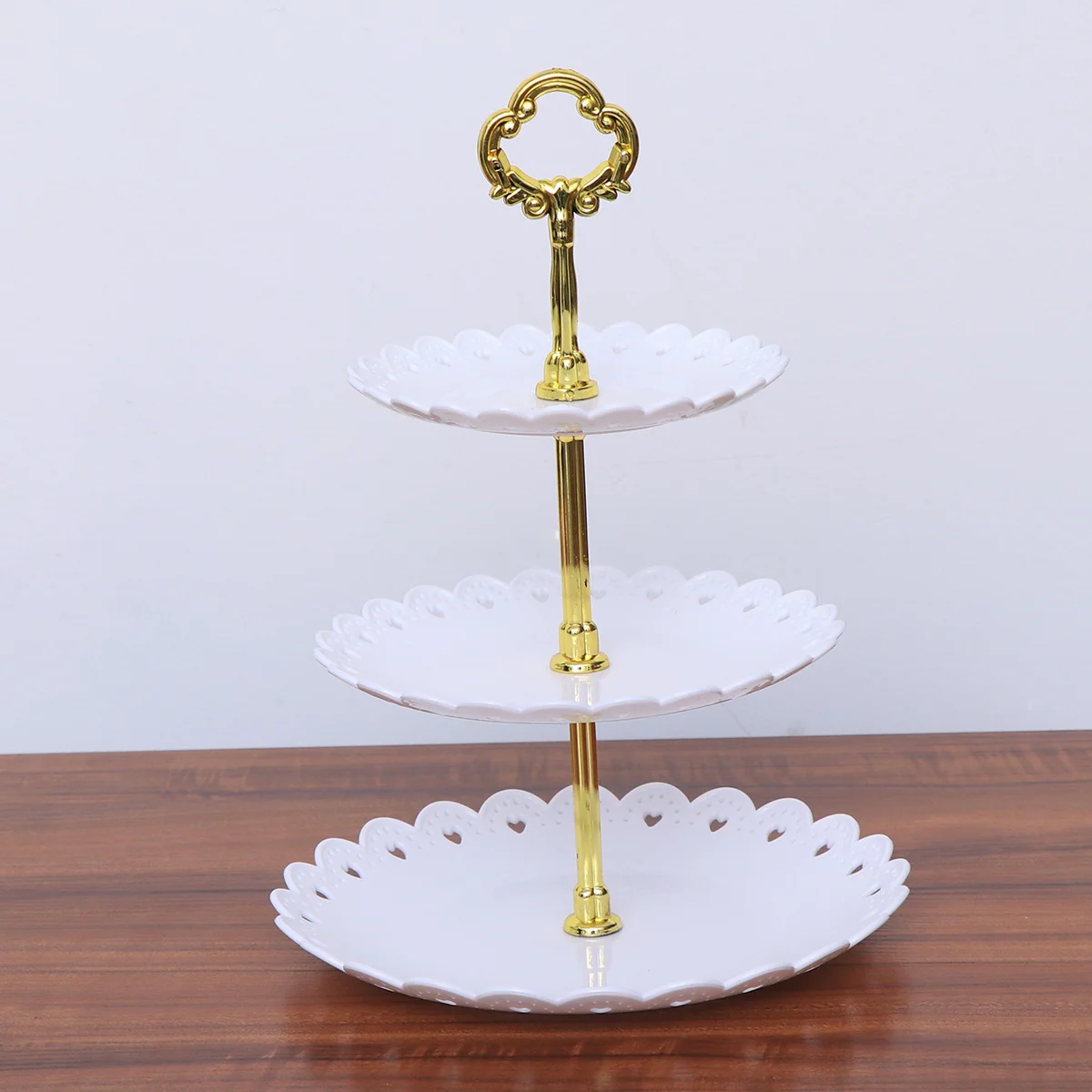 

Three-Layer Party Serving Platter Detachable Trays Large Capacity Sturdy PP Plastic Cake Fruit Dessert Stand for Birthday