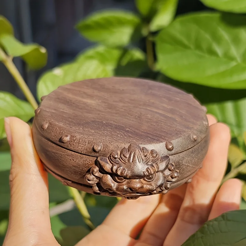 The Wooden Base Is Suitable for Easter Creative Crafts and Christmas Gift-Giving Settings, Providing Support for Exquisite Ornaments and Enhancing the Beauty of Space Decoration
