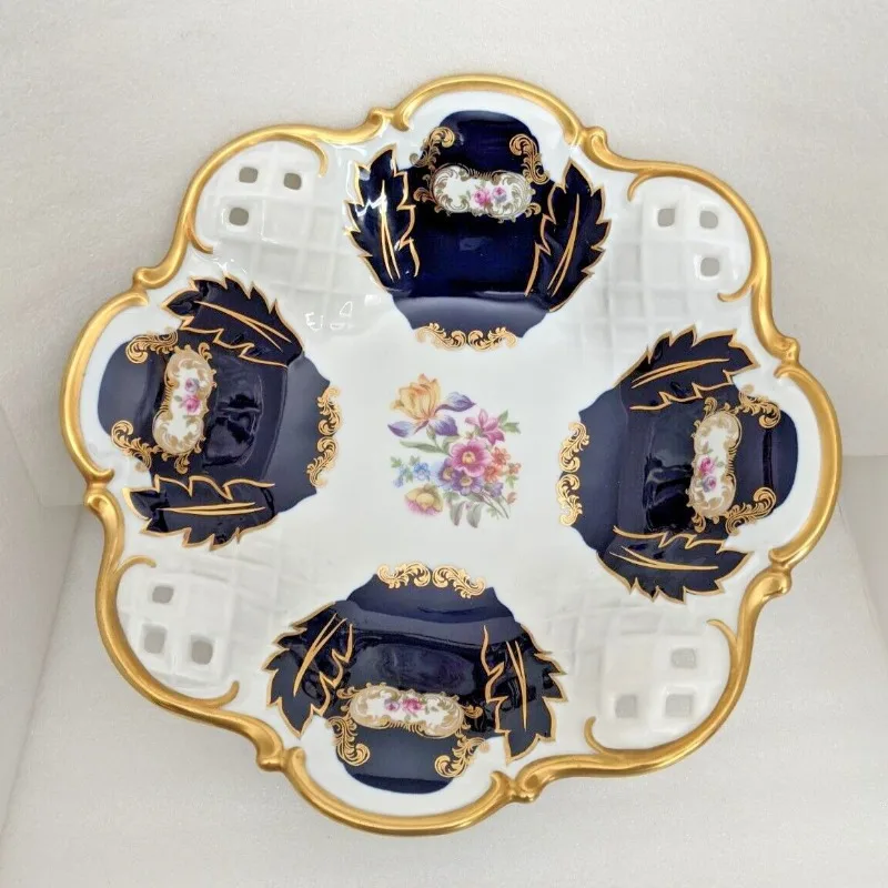 European classic cobalt blue hand-painted relief gilt fruit bowl dim sum bowl storage plate entrance ornament