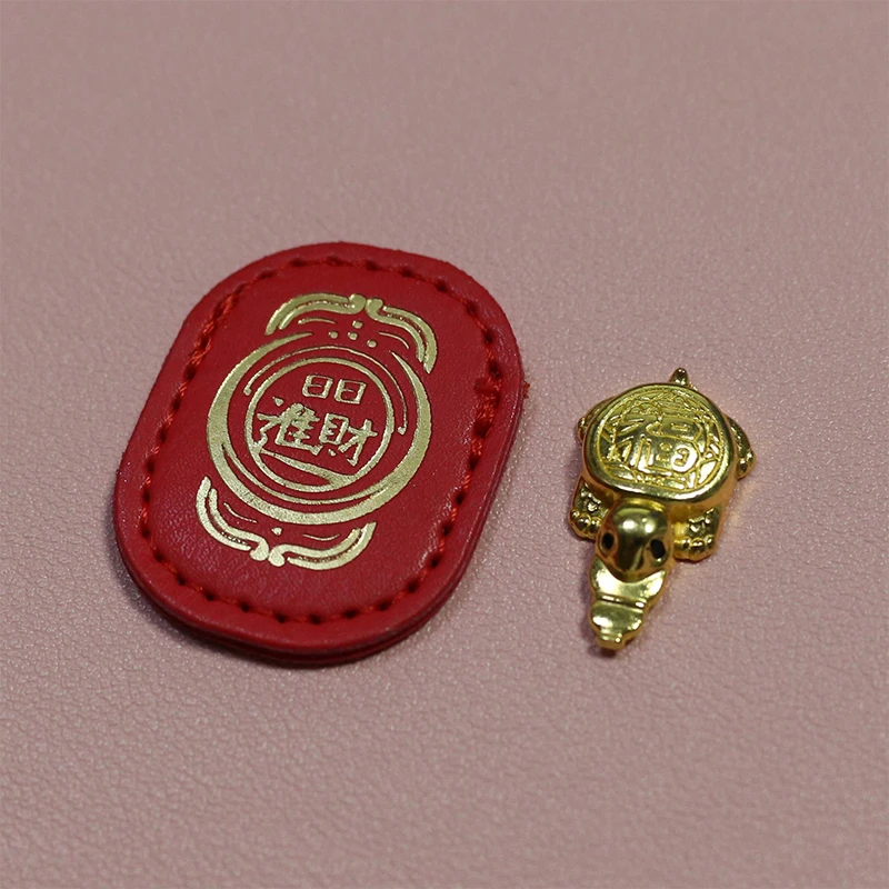 Neuer Fengshui Lucky Turtle Wallet Charm Geldbeißende TurtleOrnaments Dekor mit „Täglichem Reichtum“ für Langlebigkeit, finanzielle Stabilität