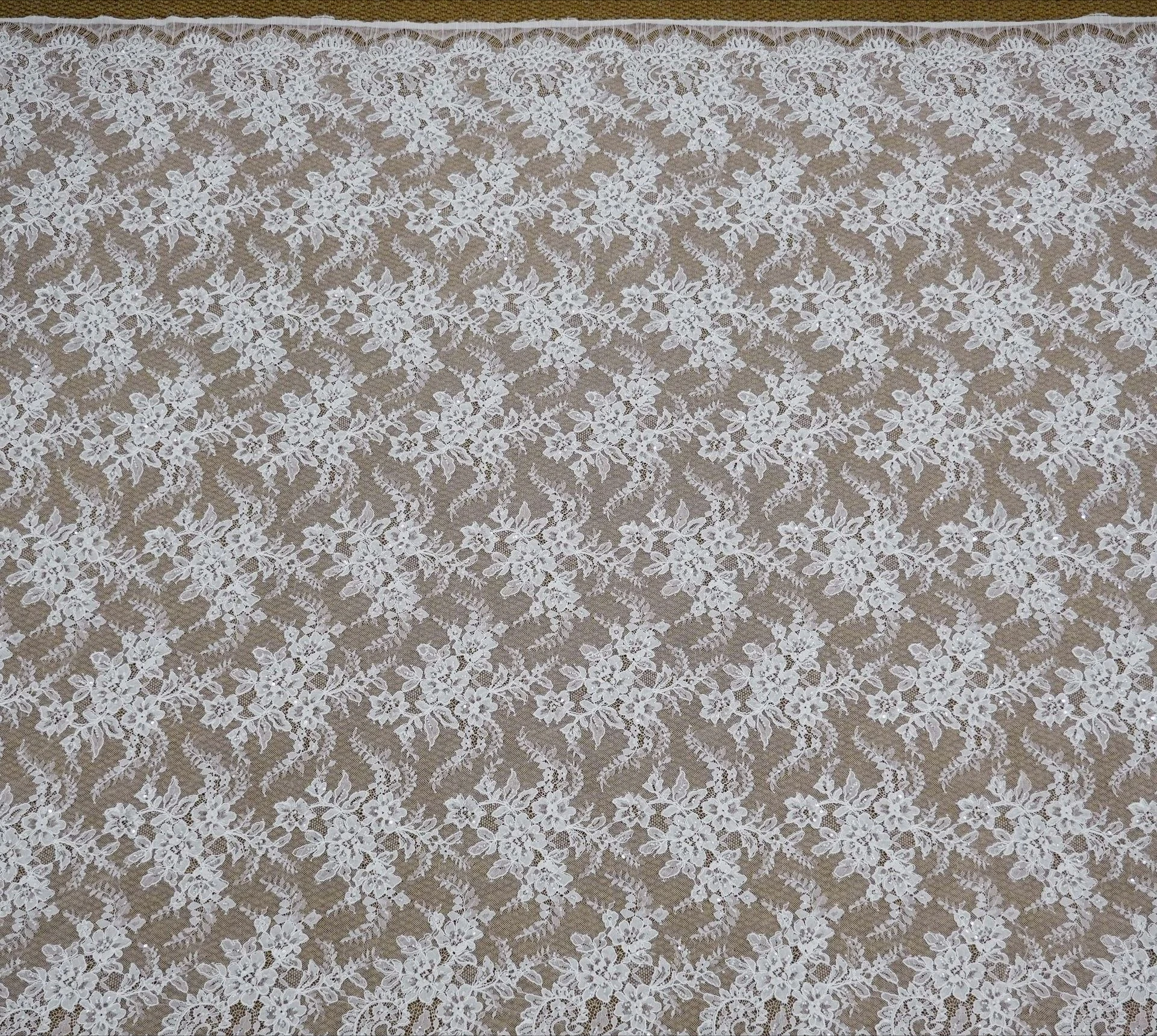 ベストセラー クラシック スパンコール刺繍 デカール ソフトレース生地 手作り ファッション ウェディングドレス 背景装飾 アクセサリー