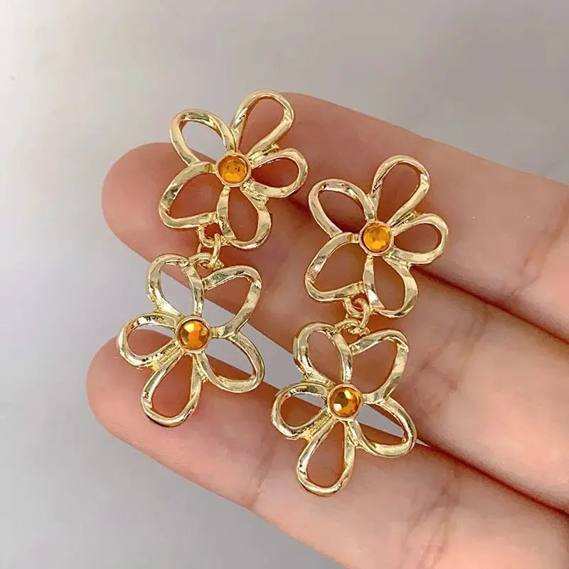 Hollow Out Metal Flower Dangle Earrings for Women Vintage Double Layer Rhinestones Drop Earrings Golden Party Trendy Jewelry