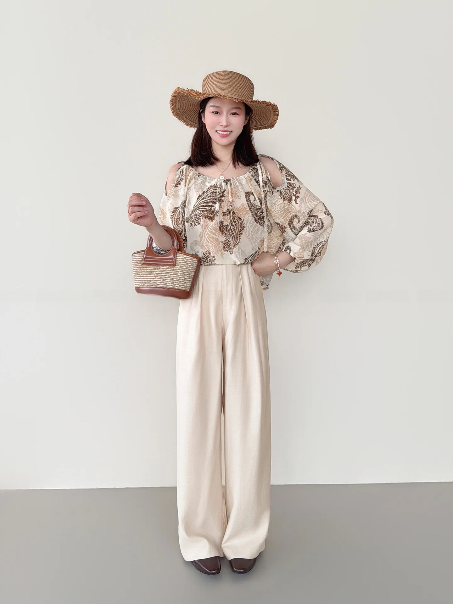 

Весенне-летняя женская рубашка свободного кроя с цветочным принтом, с длинными рукавами, с открытыми плечами, тонкая, в корейском стиле, для повседневной носки, блузка