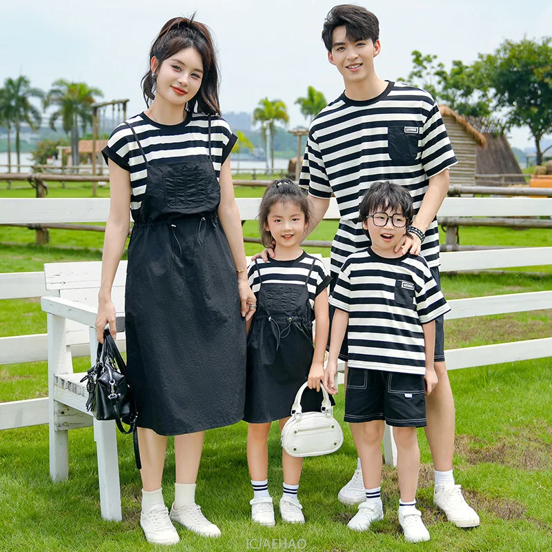 Dress 2025 Woman Family Couple Matching Clothes Parent-child Shirt Sibling Brother Sister Outfits Mom Daughter Dress Dad Son T