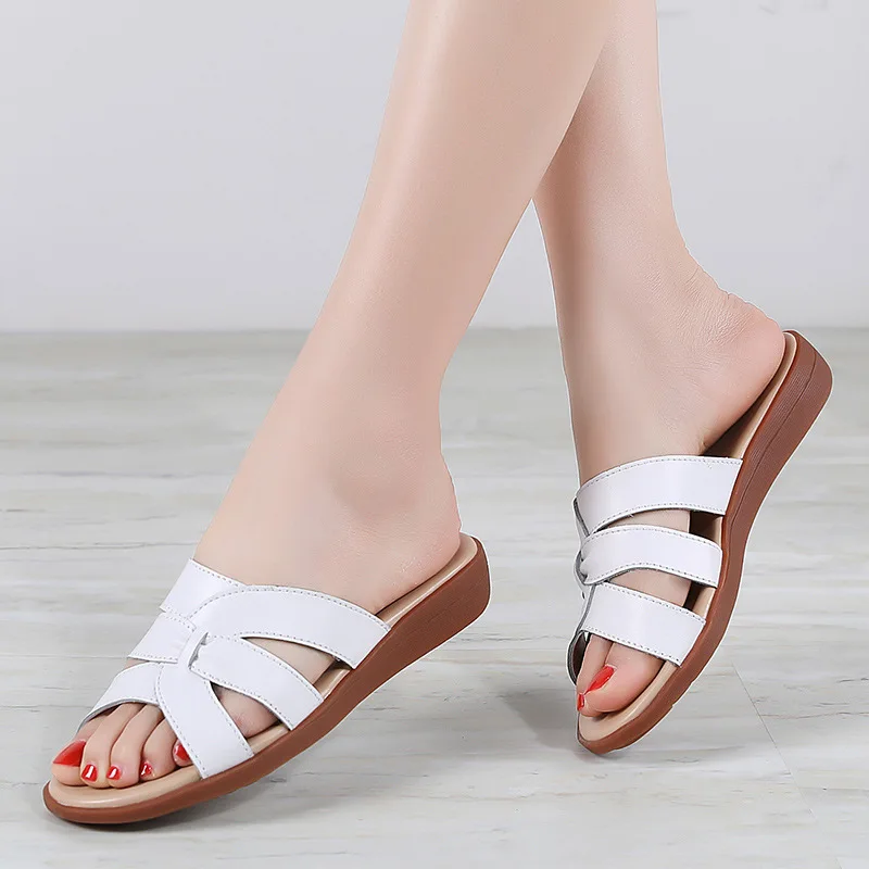 Sandálias femininas de couro da moda verão praia com alças cruzadas conforto casual dedo aberto apartamentos