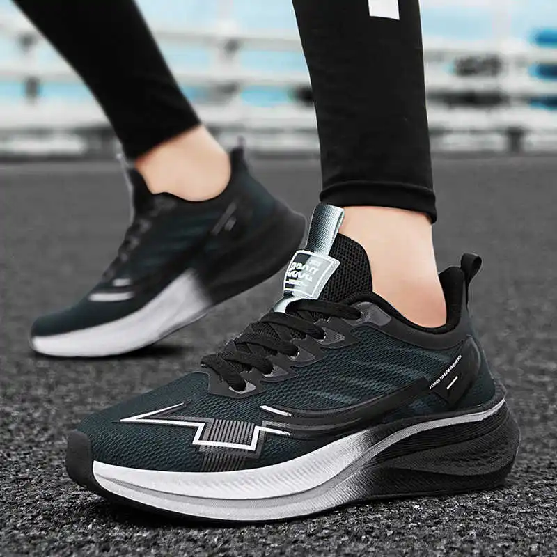 Without Heels Snow Boots Men's Loafers Woven Teenage Shoes Sneakers Men Luxury Sports High Tech Unusual Interesting Real view 2