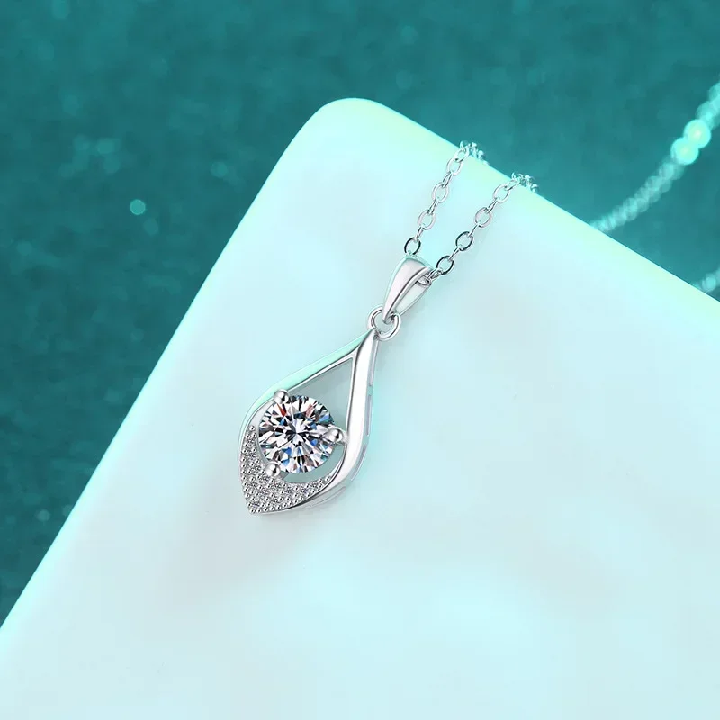 

Shiny Waterdrop Necklace for Women 0.5 Carat Moissanite, Platinum Pt950 Compact Pendant Delicate Collarbone Chain Fine Jewelry