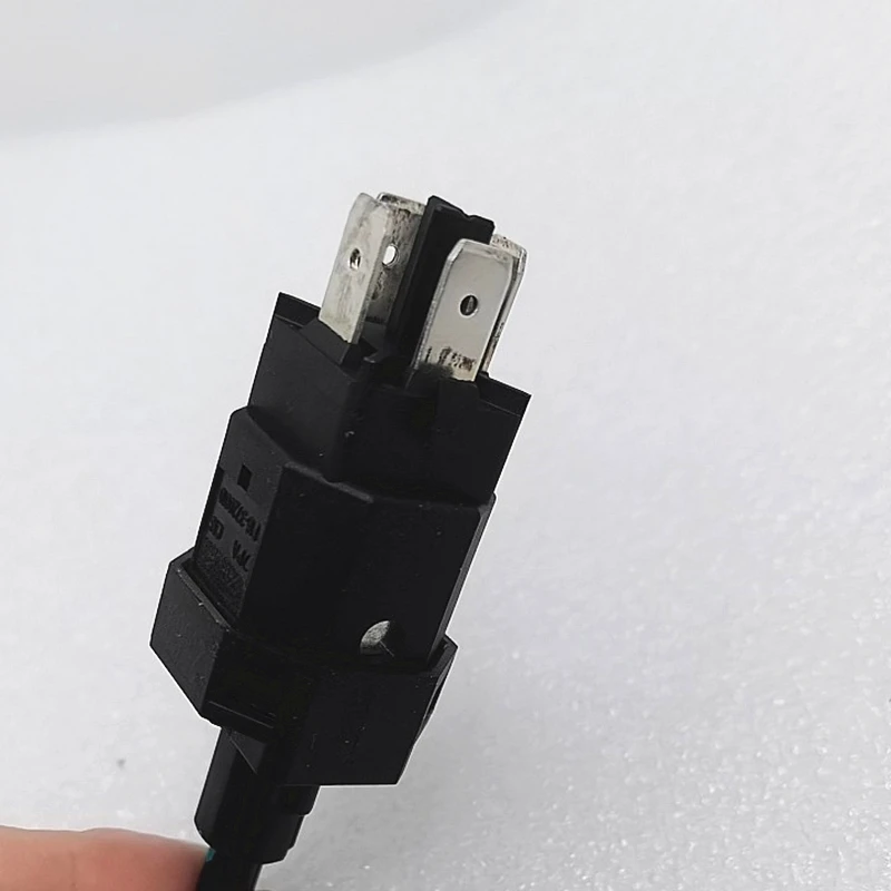 

Выключатель стоп-сигнала для JETOUR X70, X90 PLUS, X95, DASHING, T2, F16-3720010